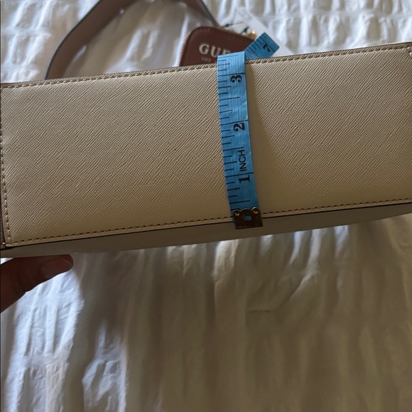 GUESS Elegant Cream and Tan Shoulder Bag - Picture 8 of 8
